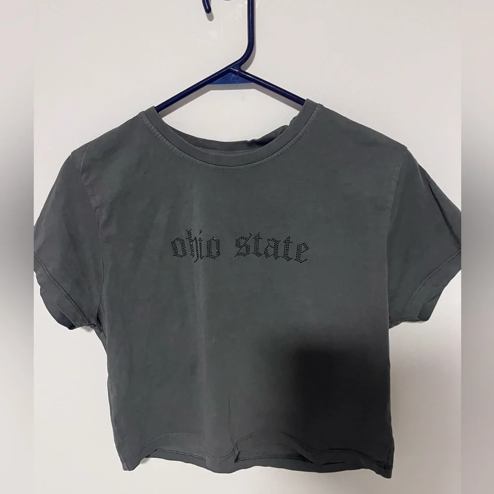 Ohio State Cropped T-Shirt Gray Rhinestone Logo Short Sleeve Top Size Medium NWT - Picture 3 of 10